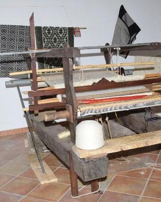 Antico telaio per tessuti della Sardegna