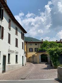 Attico / Mansarda di 120 m² con 5 locali a Canzo