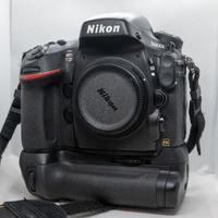 Nikon D800E con MB D12 cavo di scatto e CF