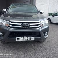 TOYOTA HILUX 4x4 DOPPIA CABINA