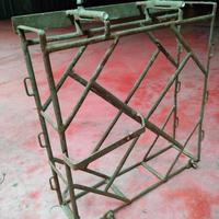 Telaietto metallico in ferro vintage.