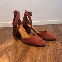 Décolleté & Other Stories con tacco e cinturino