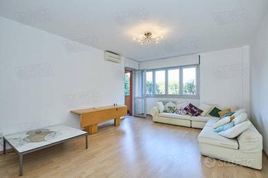 Appartamento di 110 m² con 3 locali e box auto a M