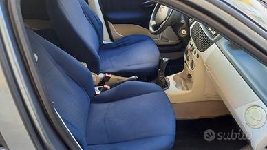 Auto Fiat punto