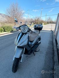 Beverly 500 cruiser