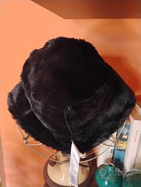 cappello reversibile nuovissimo mai usato 