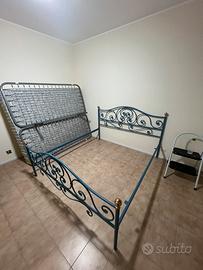 Letto matrimoniale in ferro battuto