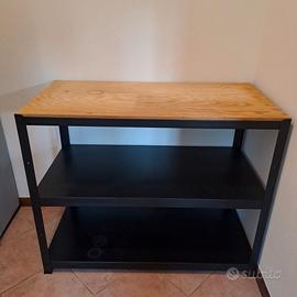 Scaffale per cucina o disimpegno