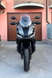Honda adv 350