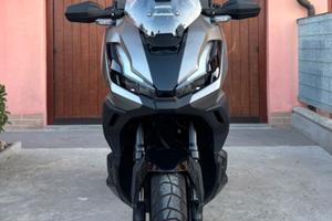 Honda adv 350