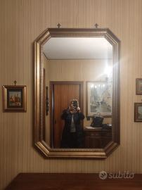 Specchio da parete con cornice dorata
