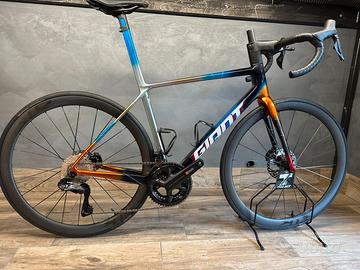 GIANT TCR ADV.SL ULTEGRA DI2 12V 2025 "TEAM JAYCO"