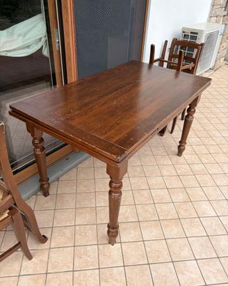 Tavolo in legno, allungabile, incluse nr.6 sedie