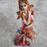 Statua fatina dipinta a mano