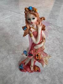 Statua fatina dipinta a mano