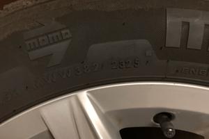 X Volkswagen Tiguan cerchi completi di gomme.