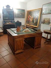 Scrivania antica in legno massello