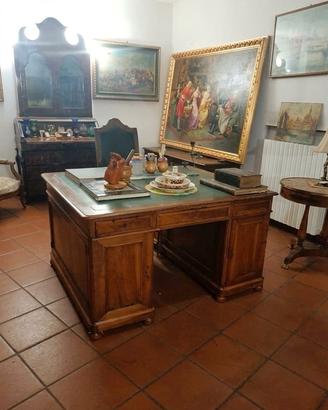 Scrivania antica in legno massello