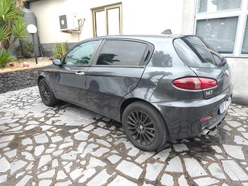 alfa romeo 147 