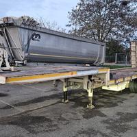 Semirimorchio carrellone con rampe