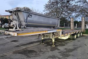 Semirimorchio carrellone con rampe