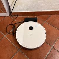 Robot aspirapolvere  e lavapavimenti