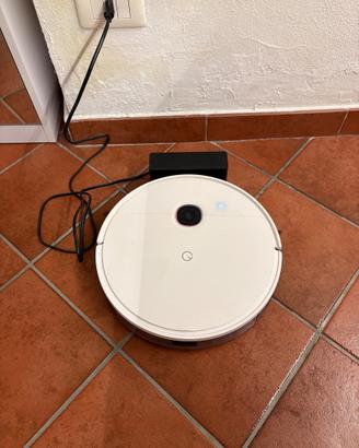 Robot aspirapolvere  e lavapavimenti