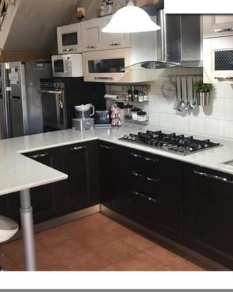 Cucina LUBE con lavastoviglie, forno, tavolo,sedie
