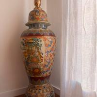 Vaso orientale con piedistallo e coperchio - Ming