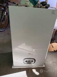 Caldaia a condensazione Ferroli BLUEHELIX TECH RRT