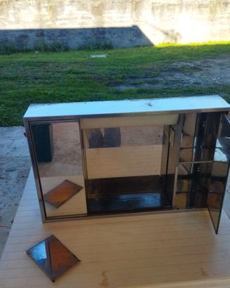 Specchio contenitore