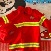 Vestito di carnevale dei vigili del fuoco