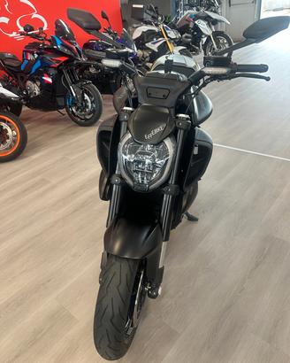 Ducati Diavel V4