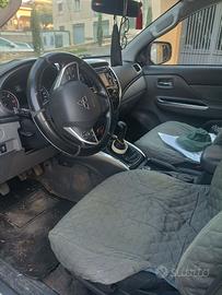 Mitsubishi L200 anno 2015 ottobre 171cv 6 marce