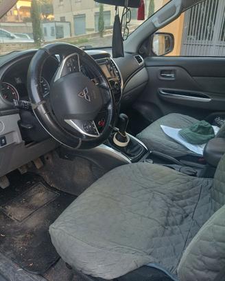 Mitsubishi L200 anno 2015 ottobre 171cv 6 marce