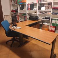 doppia scrivania e cassettiere 