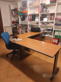 doppia scrivania e cassettiere 