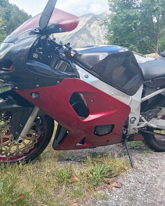 Suzuki gsxr 600 movistar