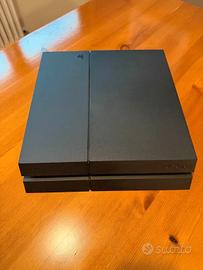 Consolle PS4 + 13 videogiochi