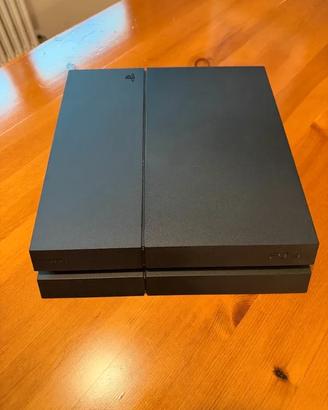 Consolle PS4 + 13 videogiochi