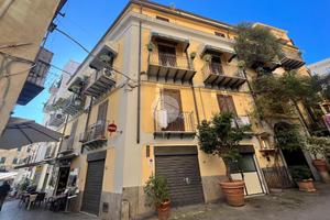 4 LOCALI A PALERMO