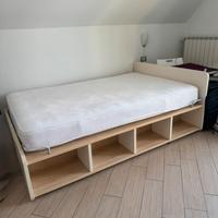 Letto piazza e mezzo in legno con libreria