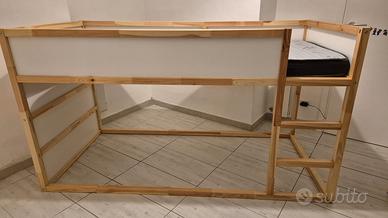 Letto singolo a soppalco per bambini