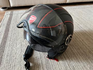 Casco Momo design Ducati