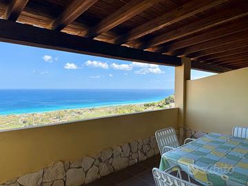 Abitazione su due livelli con splendida vista mare