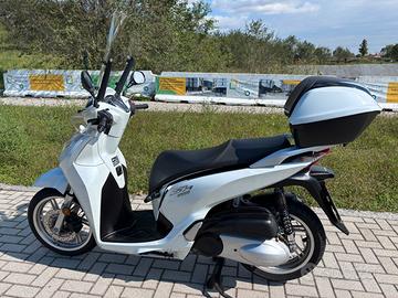 Honda  SH 300