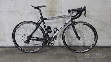 Bici in carbonio HPB – Campagnolo Record 11v