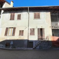 CASA DI CORTE A LURAGO D'ERBA