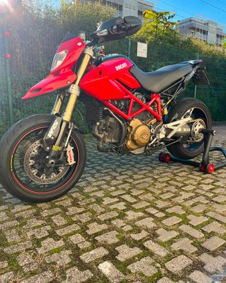 Ducati Hypermotard 1100S