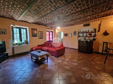 CASA SEMINDIPENDENTE A VILLAFRANCA D'ASTI